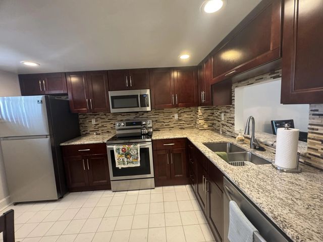 2 of 23 - 1075 Riverside Drive #303, Coral Springs, FL