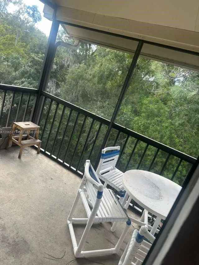 3 of 8 - 13287 Arbor Pointe Circle #304, Tampa, FL