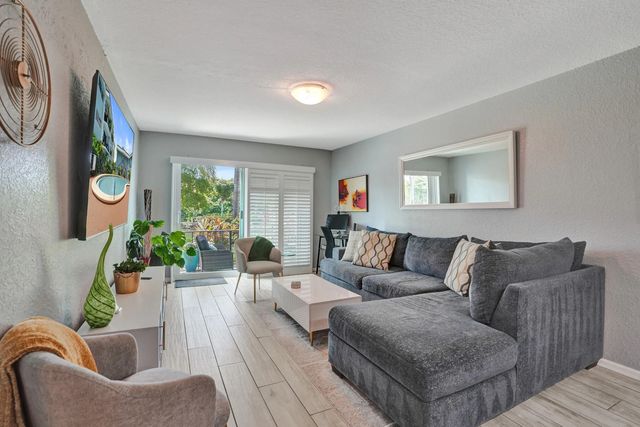 2 of 58 - 3004 Ne 5th Terrace #107-c, Wilton Manors, FL