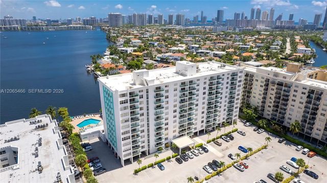 5 of 19 - 2841 Ne 163rd Street #1002, North Miami Beach, FL