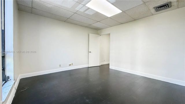 5 of 14 - 2500 Hollywood Boulevard #303, Hollywood, FL