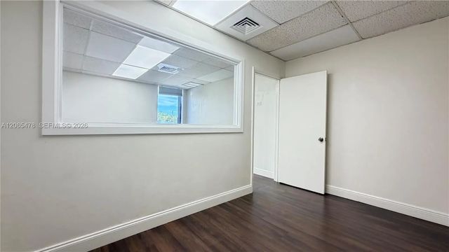 3 of 14 - 2500 Hollywood Boulevard #302, Hollywood, FL