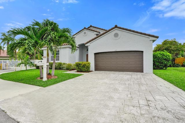 3 of 64 - 3274 Nw 22nd Avenue, Oakland Park, FL