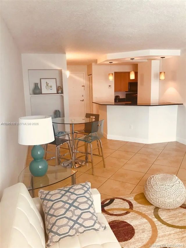 4 of 20 - 6917 Collins Avenue #912, Miami Beach, FL