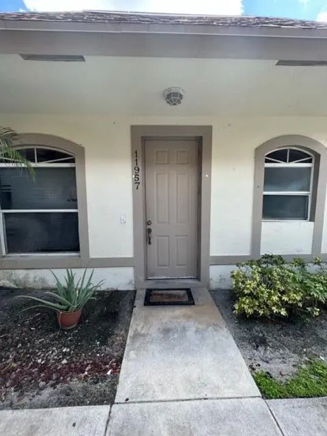 11957 Sturbridge Lane, Wellington