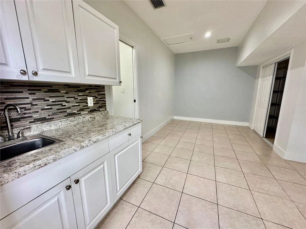 16025 Sw 53rd Terrace #efficiency, Miami