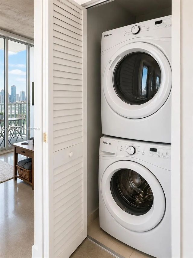 5 of 6 - 151 Se 1 Street #2406, Miami, FL