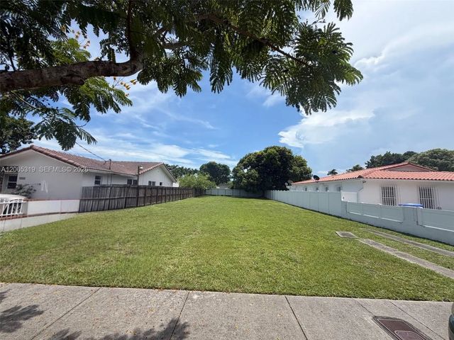 5520 Sw 1st Street, Miami
