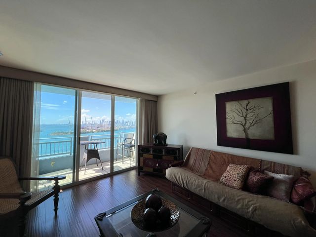 90 Alton Road #2110, Miami Beach