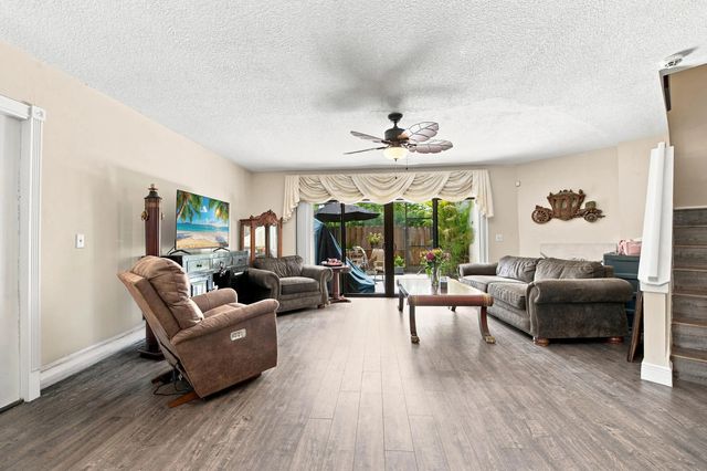 3 of 29 - 126 Weybridge Circle #b, Royal Palm Beach, FL