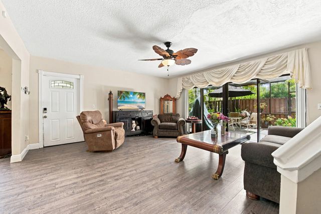 4 of 29 - 126 Weybridge Circle #b, Royal Palm Beach, FL