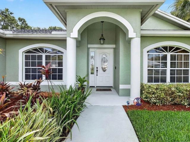 2 of 33 - 3913 58th Circle, Vero Beach, FL