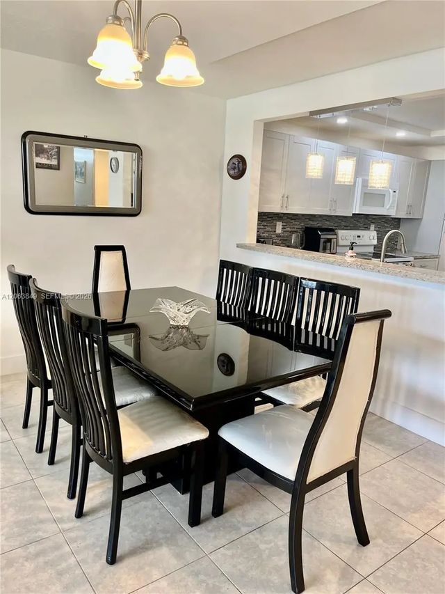 4 of 26 - 2901 N Nob Hill Road #107, Sunrise, FL