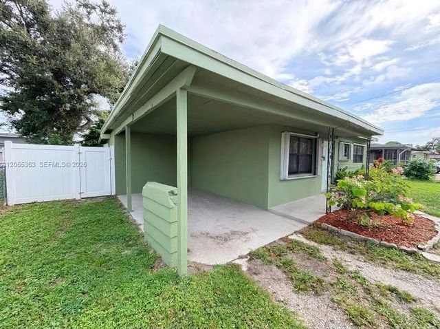 2 of 17 - 6831 Farragut Street, Hollywood, FL