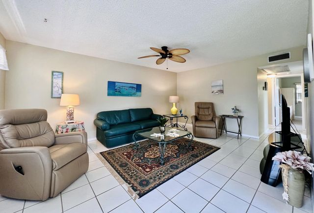 4 of 16 - 437 Chatham U, West Palm Beach, FL
