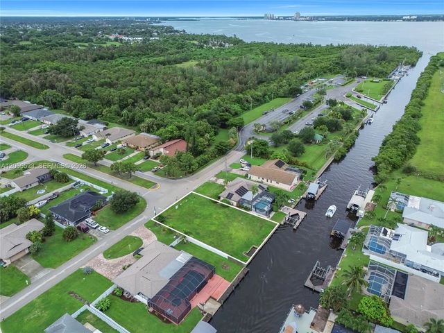 3 of 13 - 2328 Se 15 Terrace, Cape Coral, FL