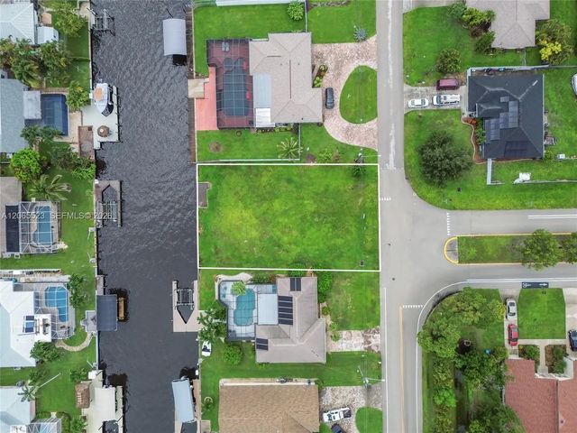 4 of 13 - 2328 Se 15 Terrace, Cape Coral, FL