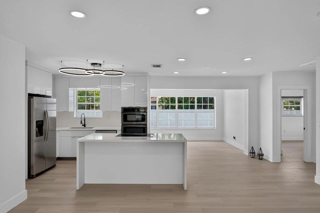 2 of 33 - 2701 De Soto Drive, Miramar, FL