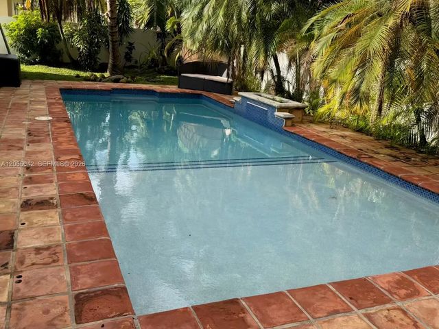 3 of 12 - 15901 Nw 83rd Place, Miami Lakes, FL