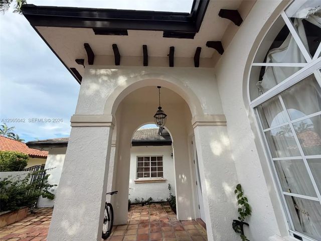4 of 12 - 15901 Nw 83rd Place, Miami Lakes, FL