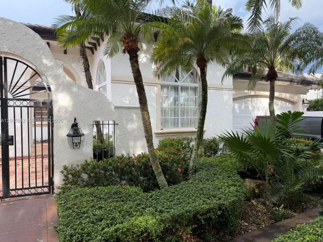 5 of 12 - 15901 Nw 83rd Place, Miami Lakes, FL