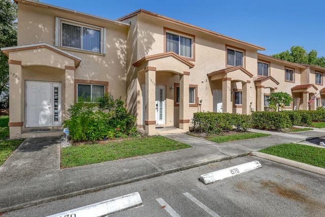 2 of 35 - 1970 Lakeview Drive W, Royal Palm Beach, FL