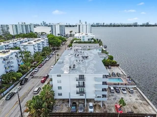 1820 S Treasure Drive #203d, North Bay Village