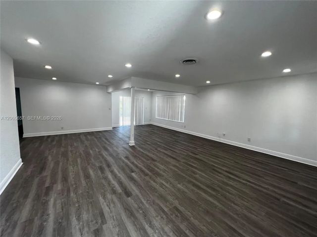 2 of 8 - 707 N 11th Avenue, Hollywood, FL