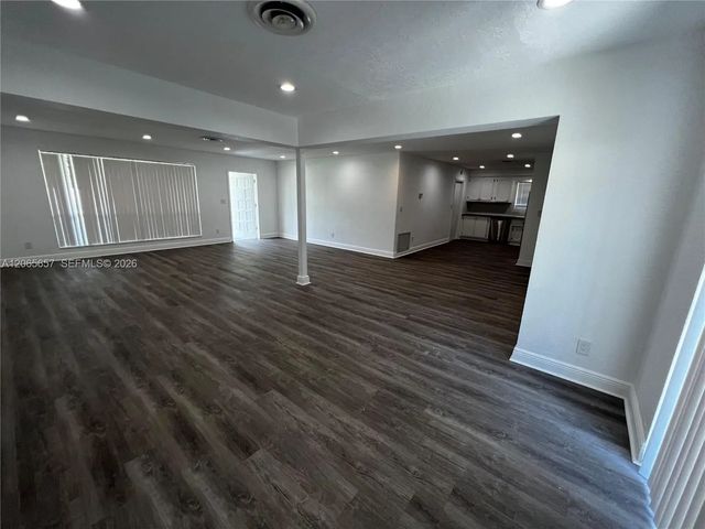 4 of 8 - 707 N 11th Avenue, Hollywood, FL