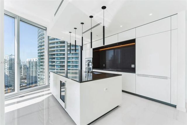 5 of 48 - 300 Biscayne Blvd Way #3507, Miami, FL