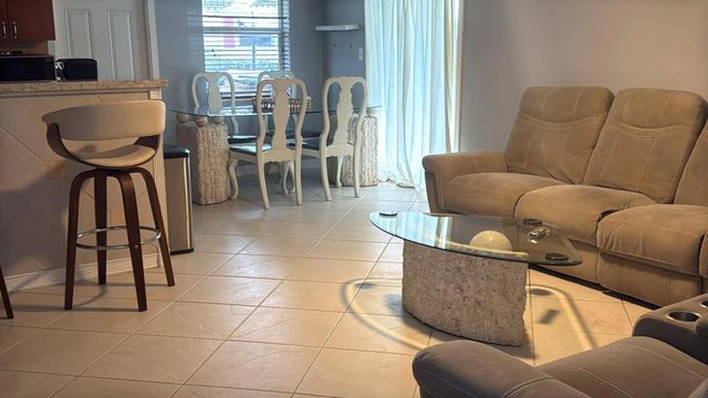 3 of 4 - 4301 Nw 1st Terrace, Deerfield Beach, FL