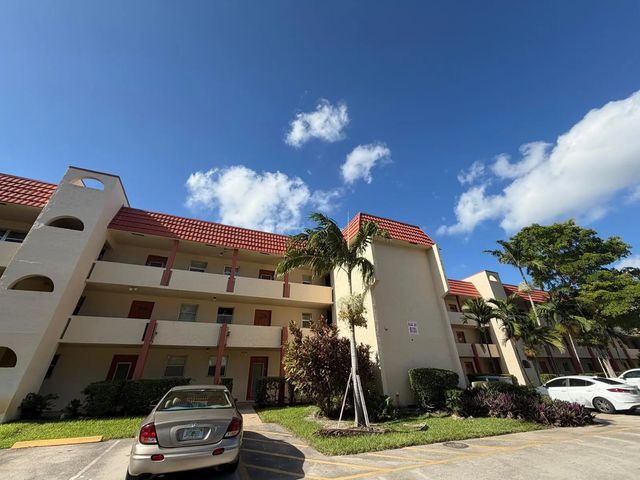 3 of 13 - 8101 S Sunrise Lakes Drive N #204, Sunrise, FL