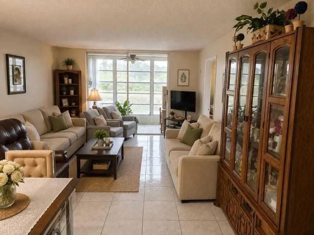 4 of 13 - 8101 S Sunrise Lakes Drive N #204, Sunrise, FL
