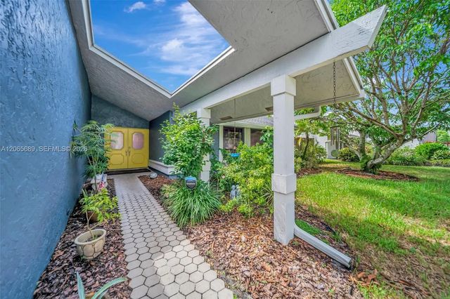 620 E Plantation Circle, Plantation