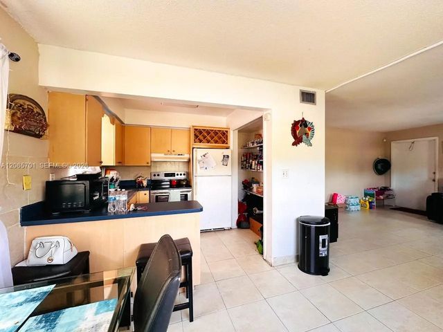 5 of 13 - 2420 Johnson Street #202, Hollywood, FL