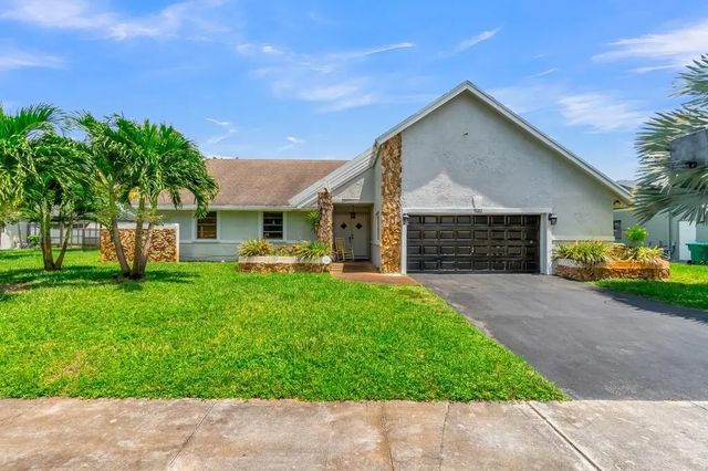 3 of 48 - 7461 Nw 35th Street, Lauderhill, FL