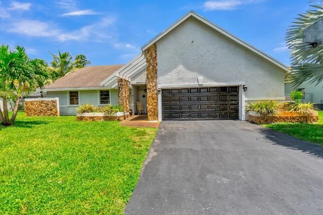 4 of 48 - 7461 Nw 35th Street, Lauderhill, FL