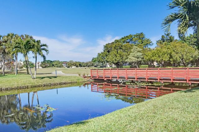9460 Tangerine Place #408, Davie