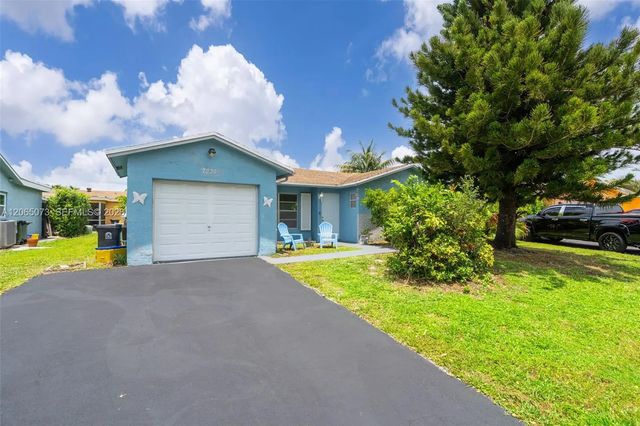 2 of 38 - 7235 Pine Bluff Drive, Lake Worth, FL