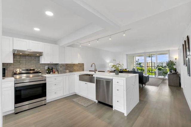 3940 Inverrary Boulevard #803-a, Lauderhill
