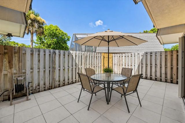 4 of 32 - 3124 Se Brook Street, Stuart, FL