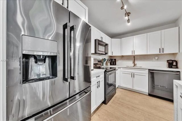 2 of 39 - 9225 Sw 87th Avenue #a12, Miami, FL