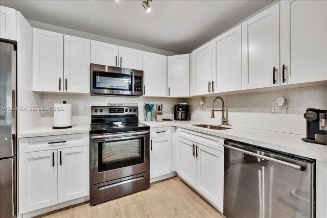 4 of 39 - 9225 Sw 87th Avenue #a12, Miami, FL