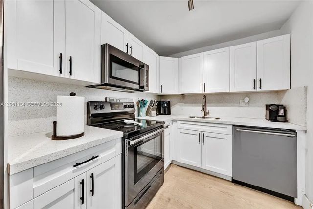 5 of 39 - 9225 Sw 87th Avenue #a12, Miami, FL