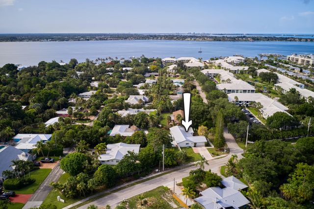296 Se Wentworth Drive, Stuart