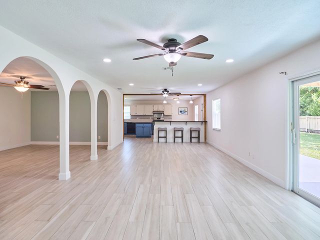 4 of 56 - 296 Se Wentworth Drive, Stuart, FL