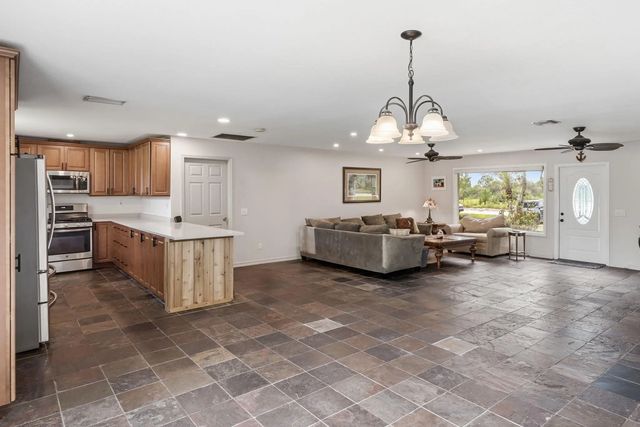 4 of 50 - 7980 21st Street Sw, Vero Beach, FL