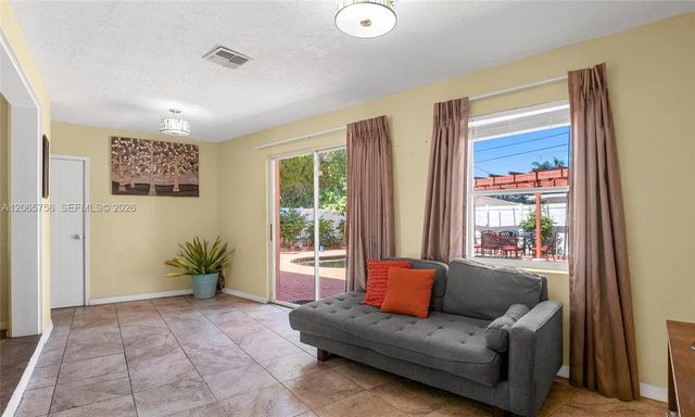 5 of 13 - 2006 Sw 8th Avenue, Largo, FL
