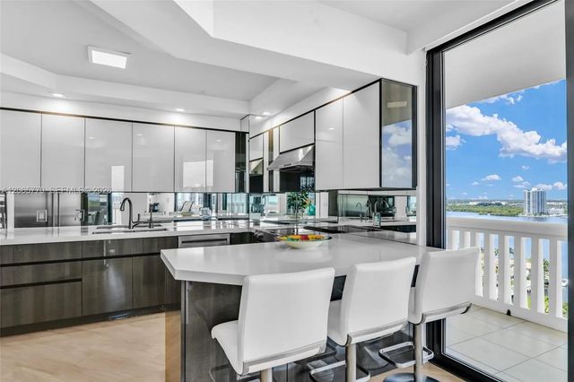 2 of 54 - 2000 Island Boulevard #2006, Aventura, FL