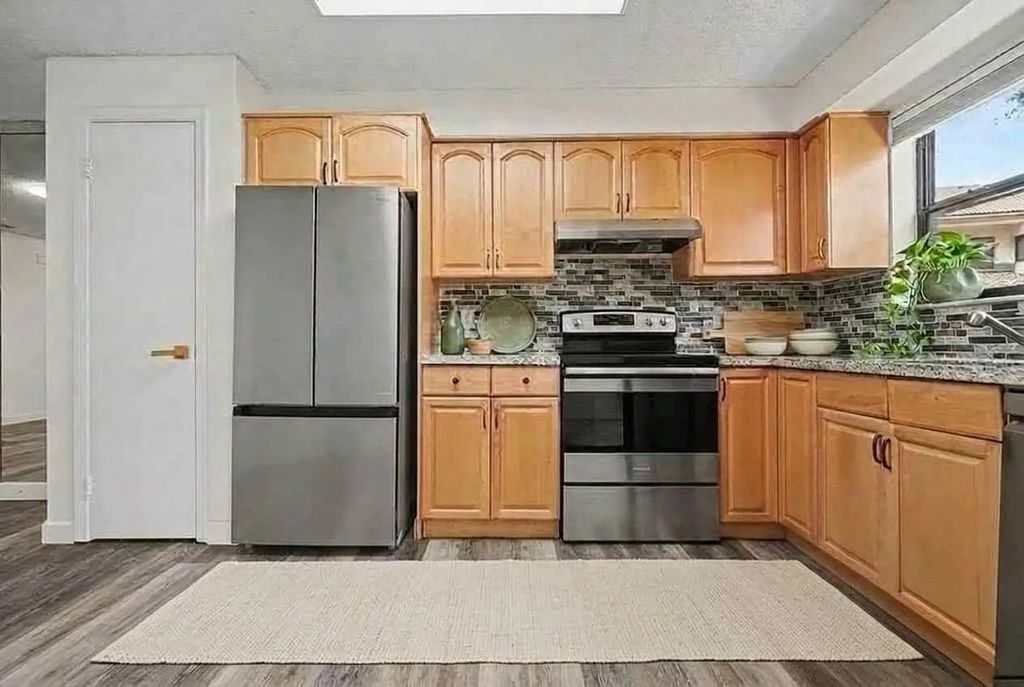 3405 Emerald Oaks Drive #207, Hollywood